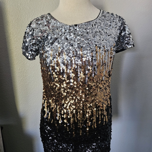 Maner Tops - Glamorous Sequin Short Sleeve Top